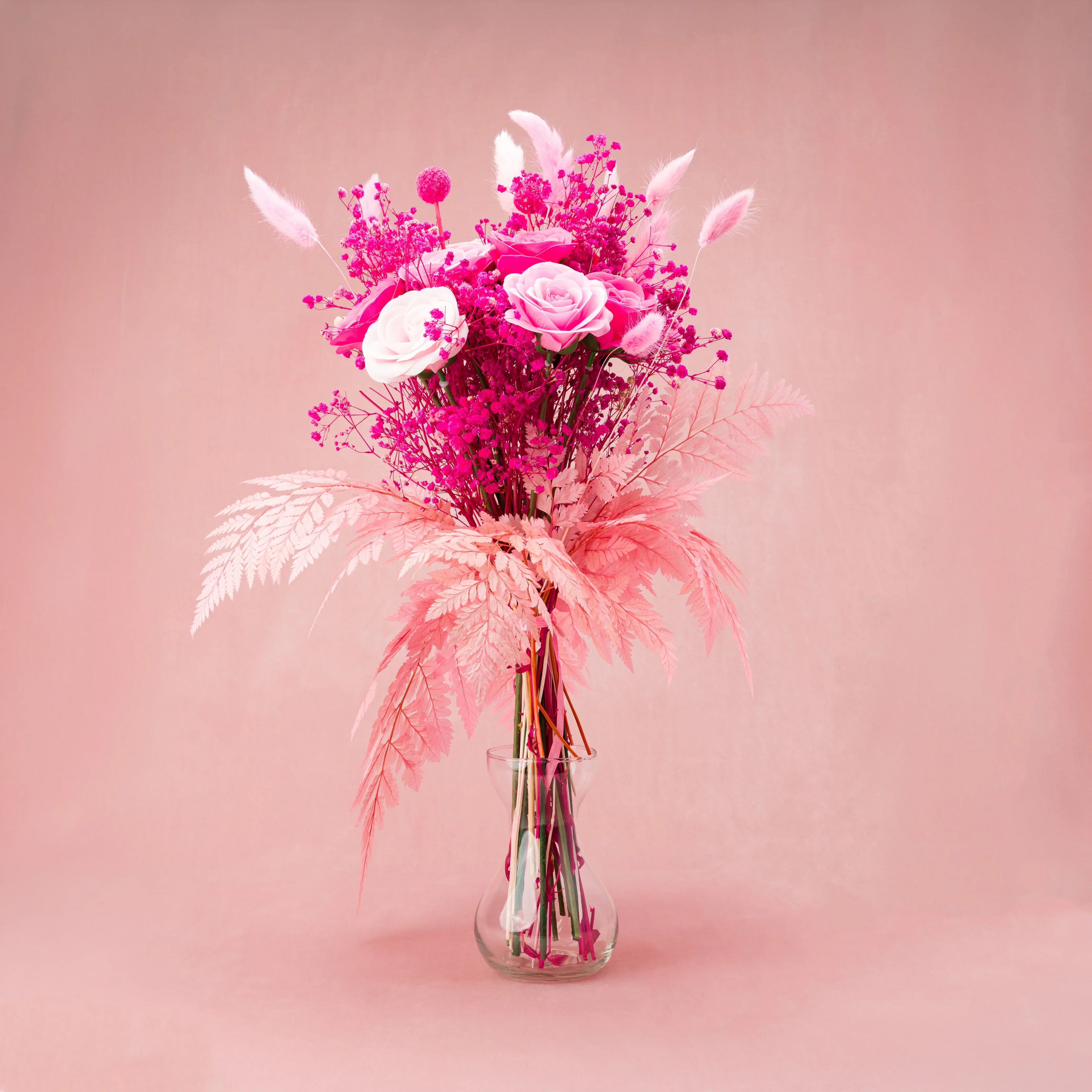Buchet decorativ de flori criogenate cu aspect natural, ideal pentru cadou