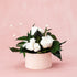 Aranjament floral decorativ cu flori criogenate, în suport elegant