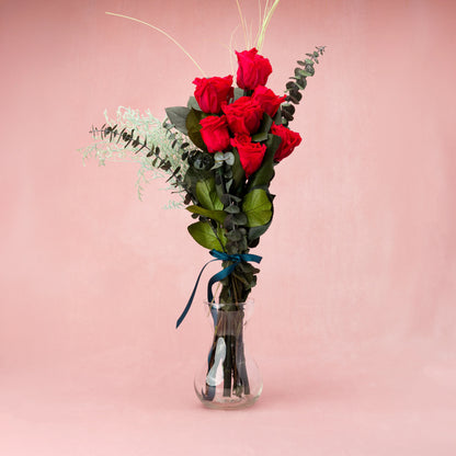 Buchet decorativ de flori criogenate cu aspect natural, ideal pentru cadou