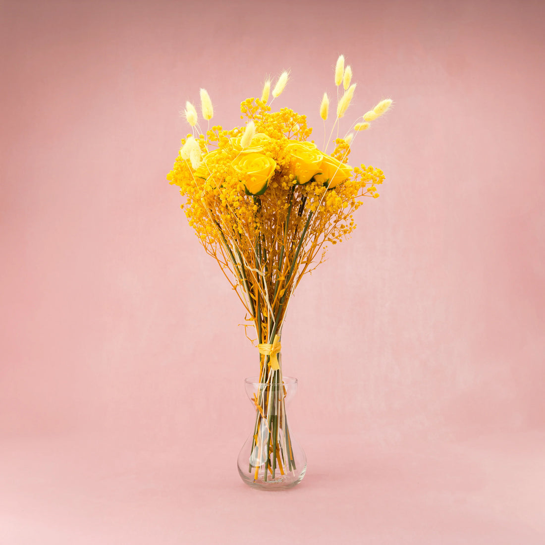 Buchet decorativ de flori criogenate cu aspect natural, ideal pentru cadou