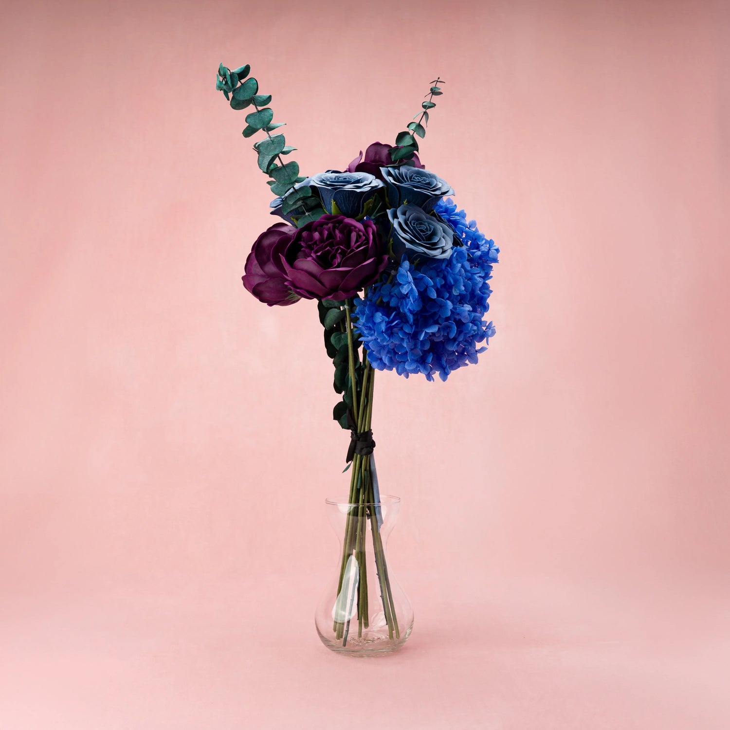 Buchet decorativ de flori criogenate cu aspect natural, ideal pentru cadou