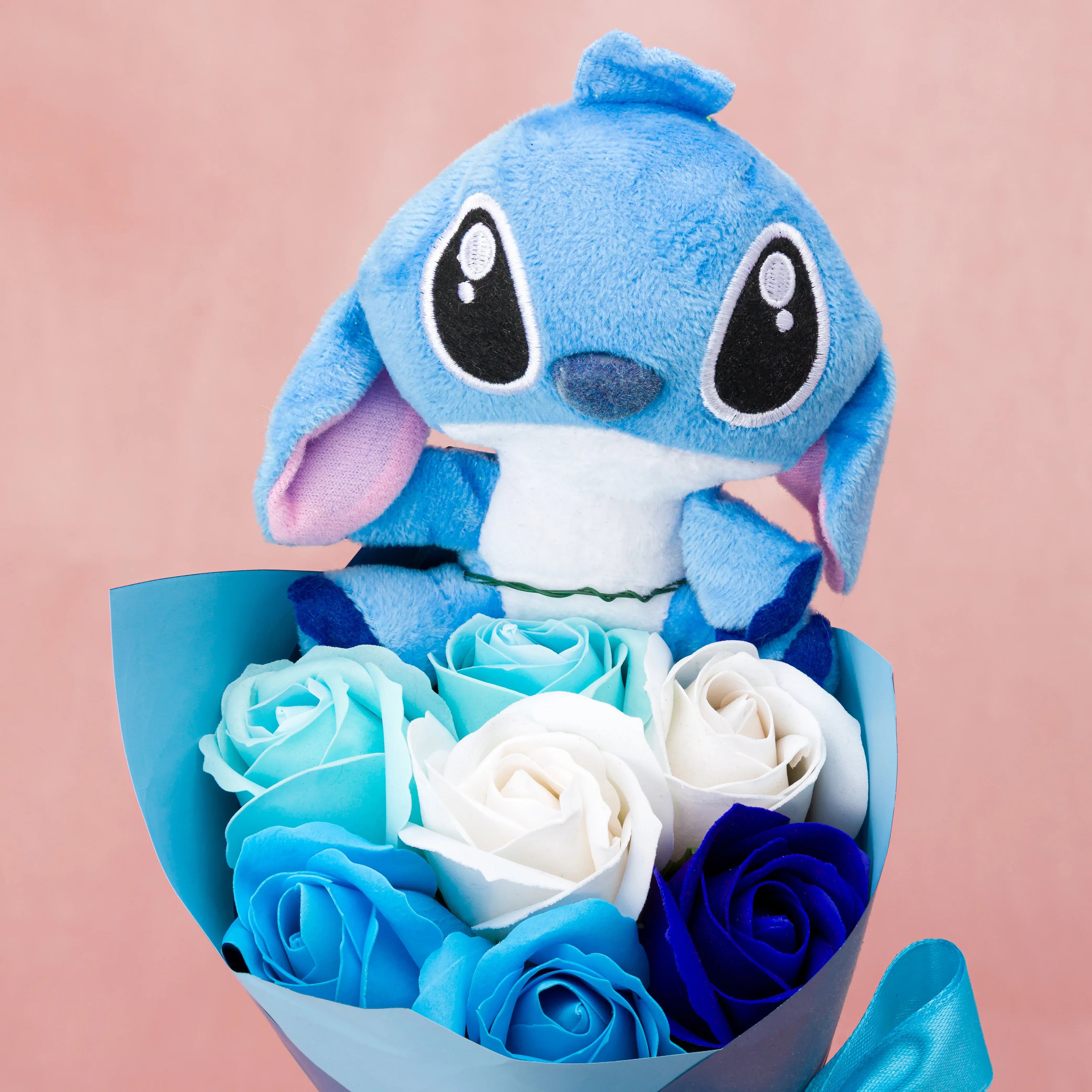 Buchet decorativ cu flori de sapun cu aspect natural, ideal pentru cadou