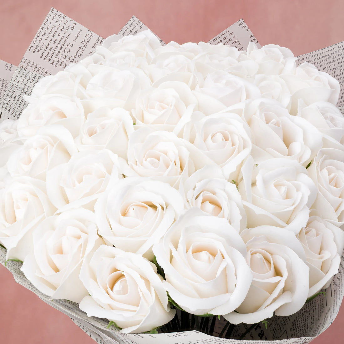 Buchet decorativ cu flori de sapun cu aspect natural, ideal pentru cadou
