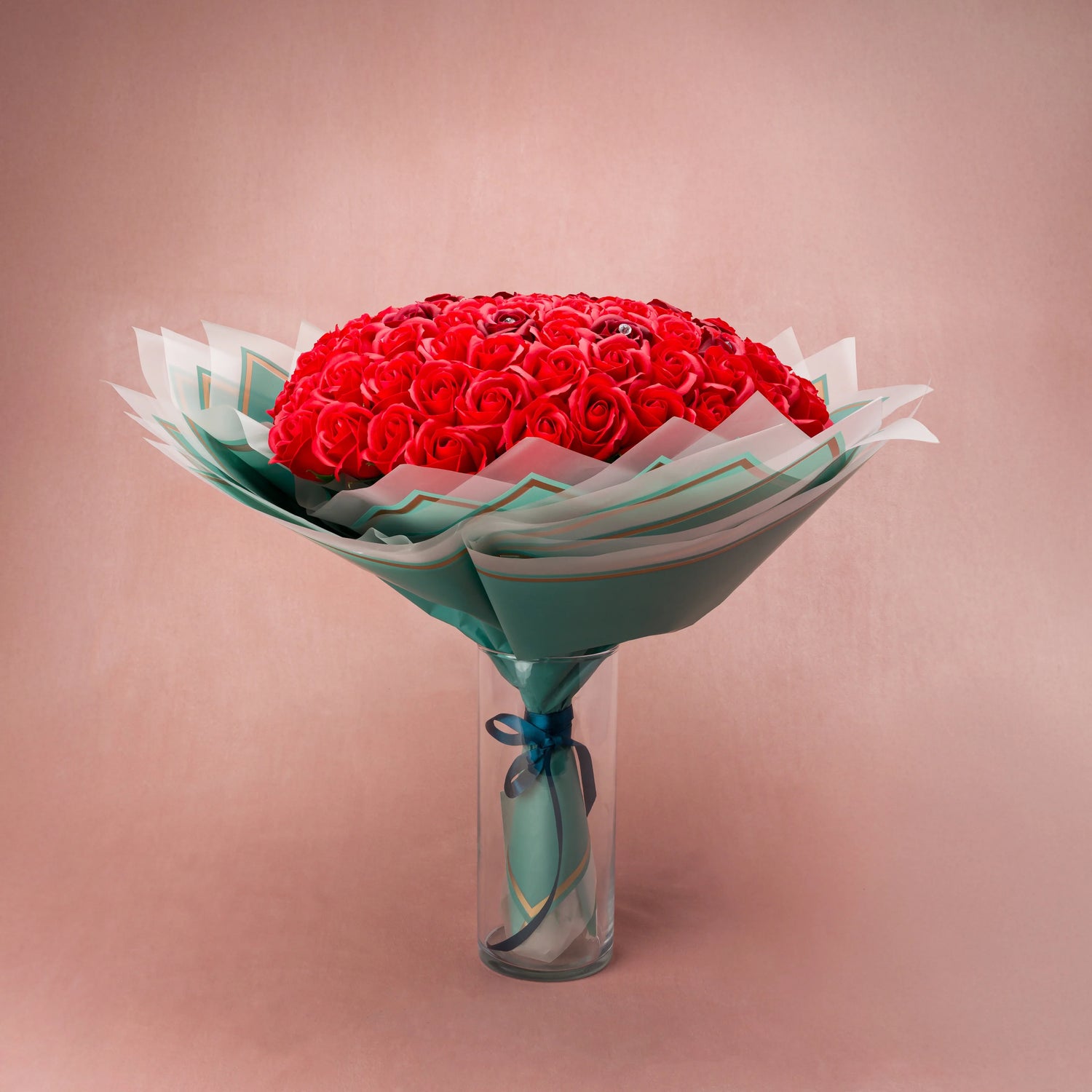 Buchet decorativ de flori criogenate cu aspect natural, ideal pentru cadou
